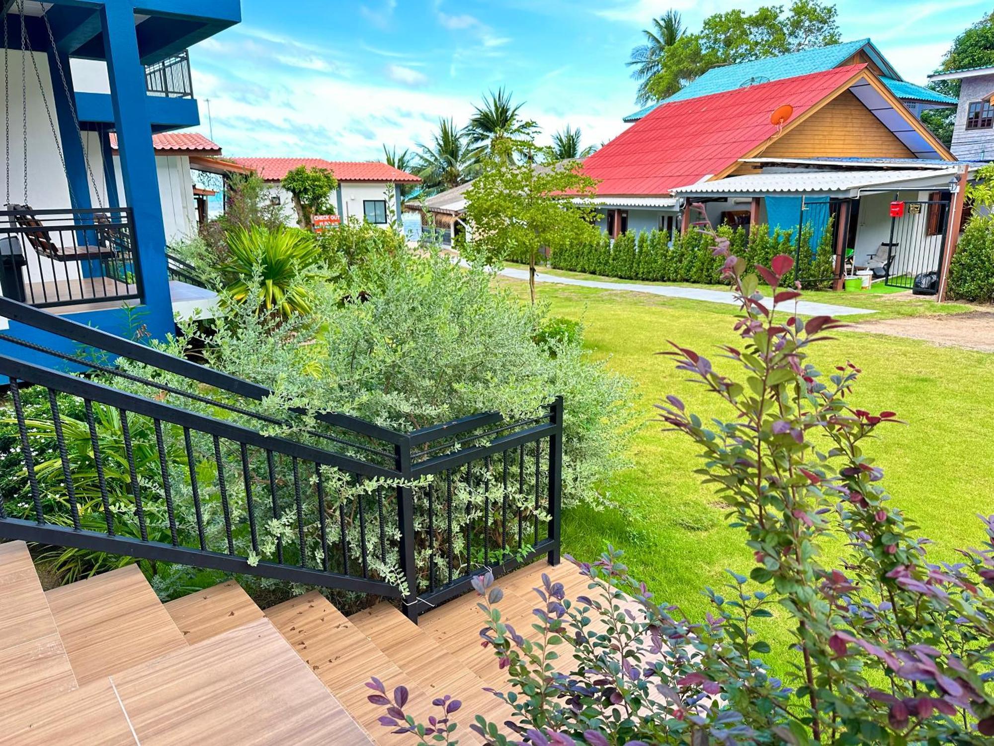 The Scenery Beach Resort Baan Khai Exteriör bild