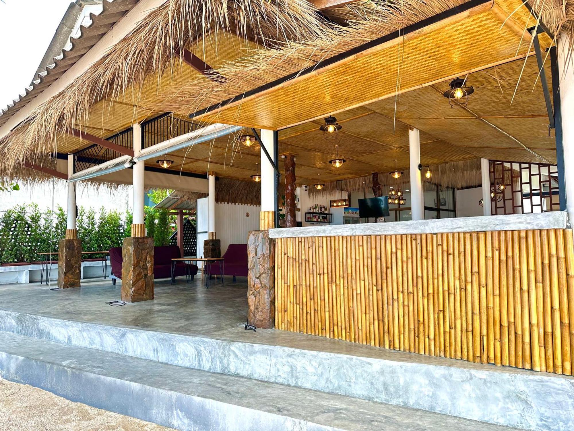 The Scenery Beach Resort Baan Khai Exteriör bild