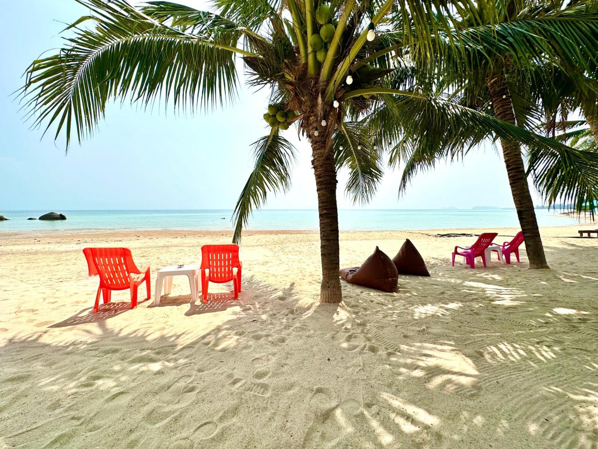 The Scenery Beach Resort Baan Khai Exteriör bild